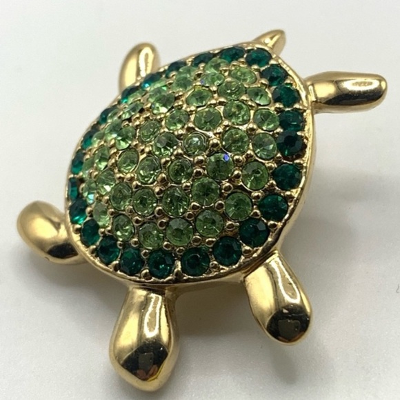 Vintage Monet Gold and Green Rhinestone Turtle Brooch - Picture 4 of 4